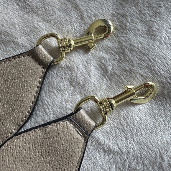 Gucci Beige Monogram Shoulder Bag with Green & Red Web Strap - Picture 2 of 9